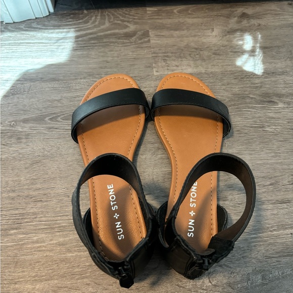 Sandals - Picture 4 of 4